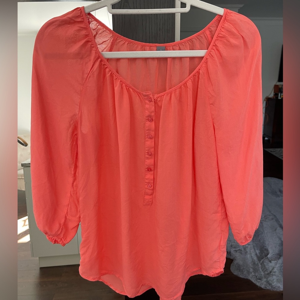 Like New! Women's Coral Button-Front Blouse with Quarter Sleeve size S